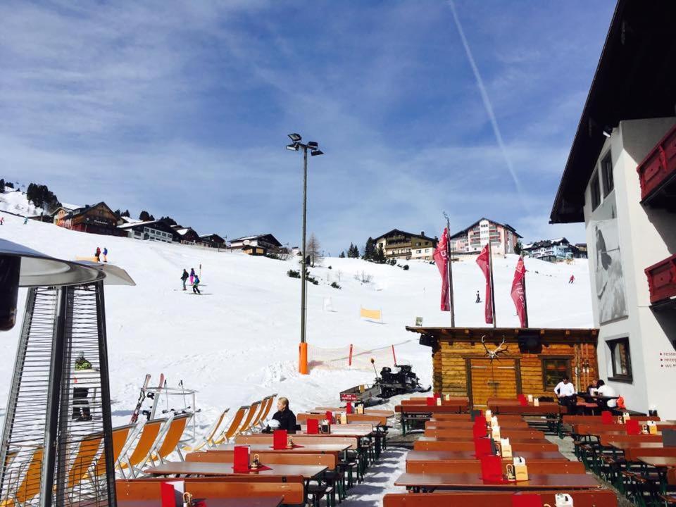 Austria Alpinhotel Ski In Ski Out An Der Edelweissbahn Обертауерн Екстериор снимка