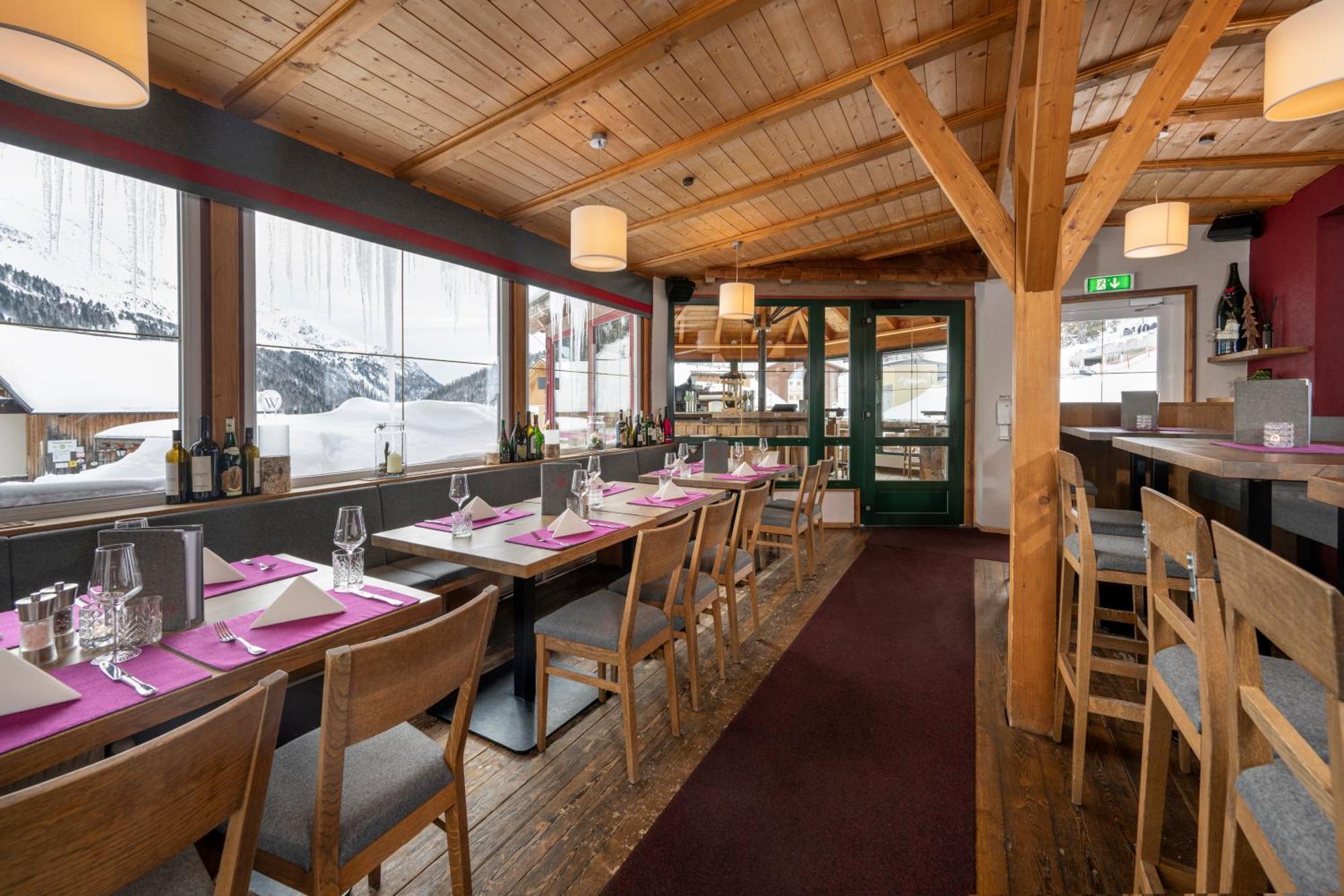 Austria Alpinhotel Ski In Ski Out An Der Edelweissbahn Обертауерн Екстериор снимка
