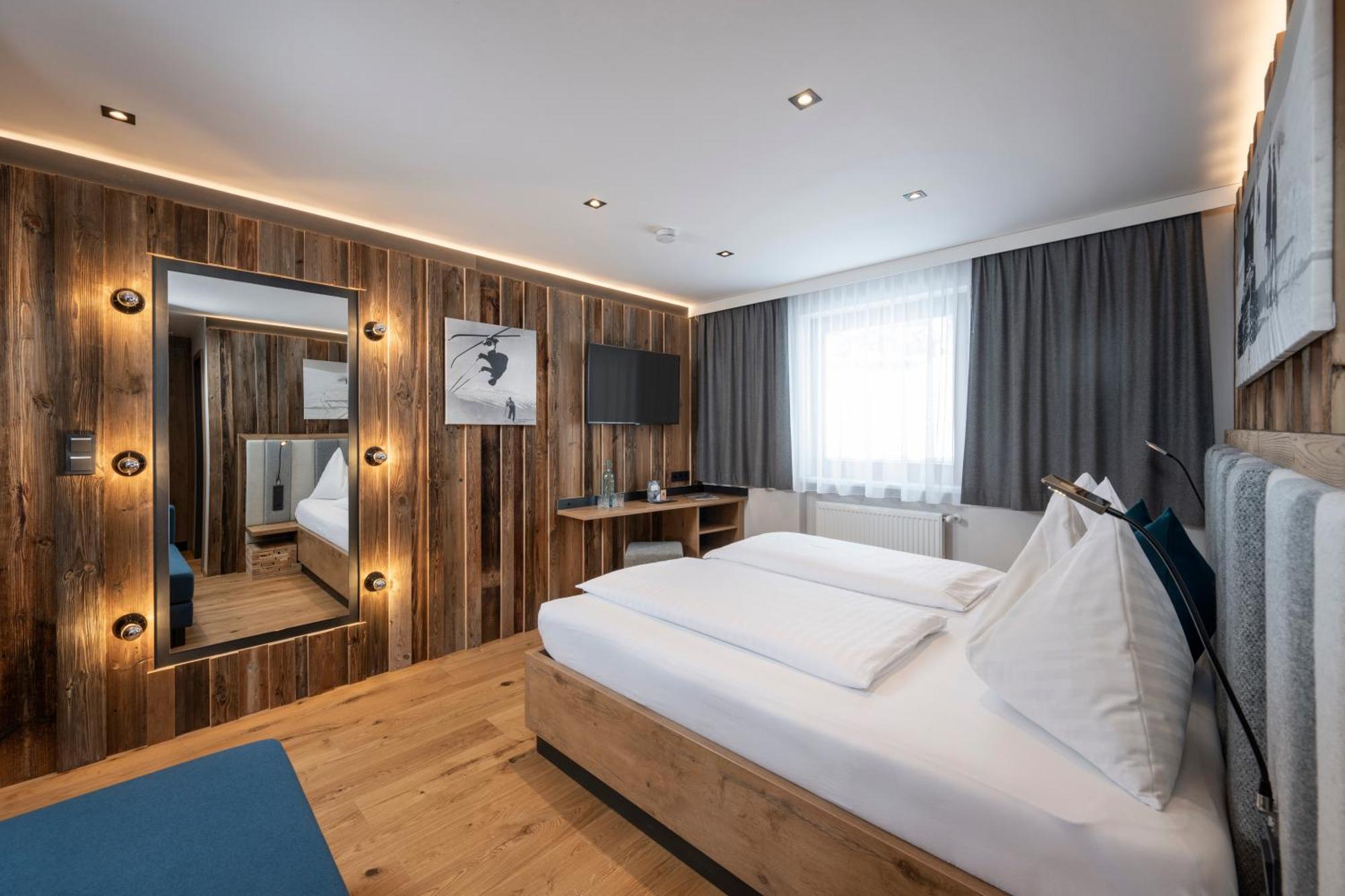 Austria Alpinhotel Ski In Ski Out An Der Edelweissbahn Обертауерн Екстериор снимка